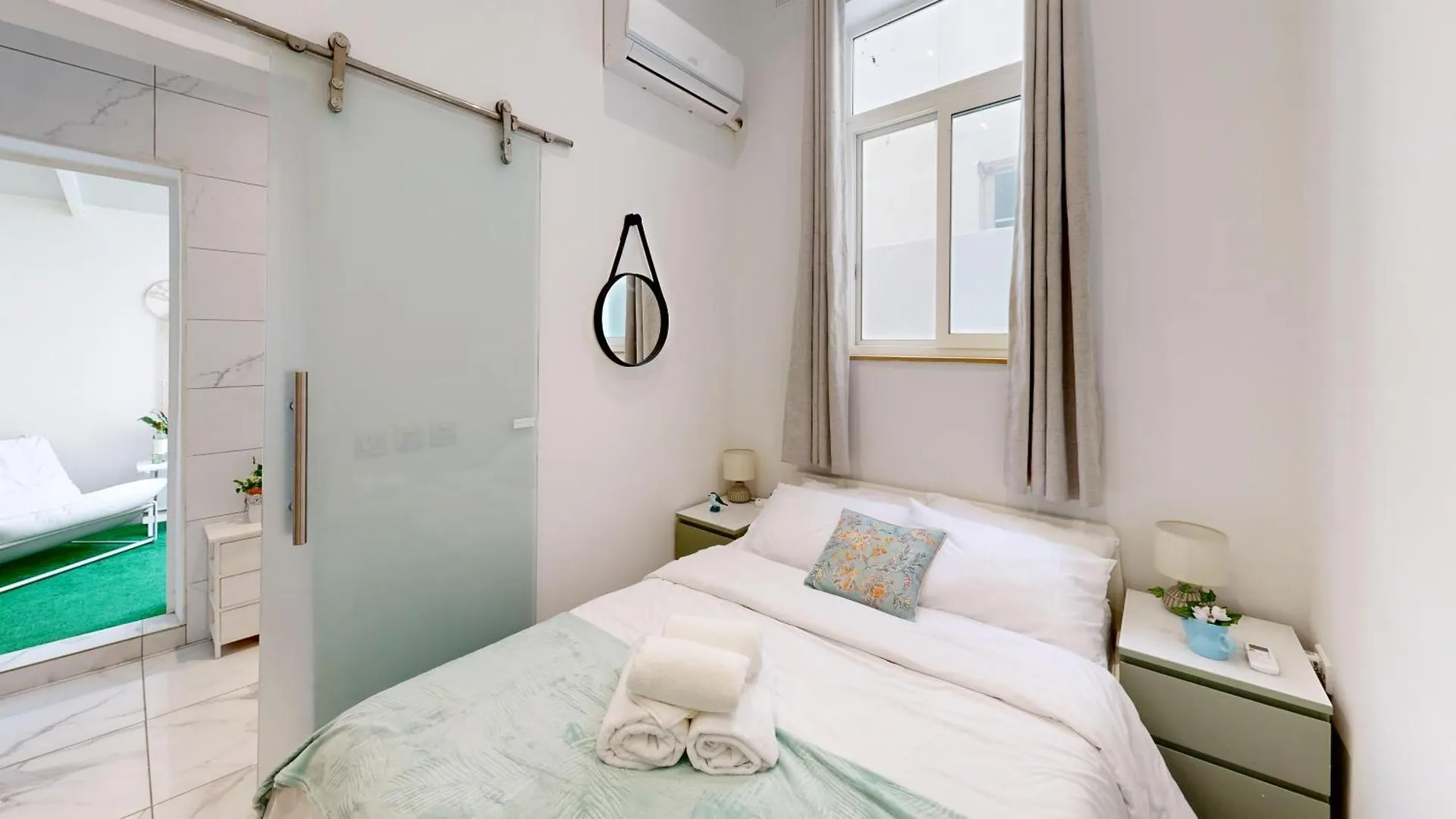 Cosy Seaside Apartment Steps Away From The Sea Gzira Malta