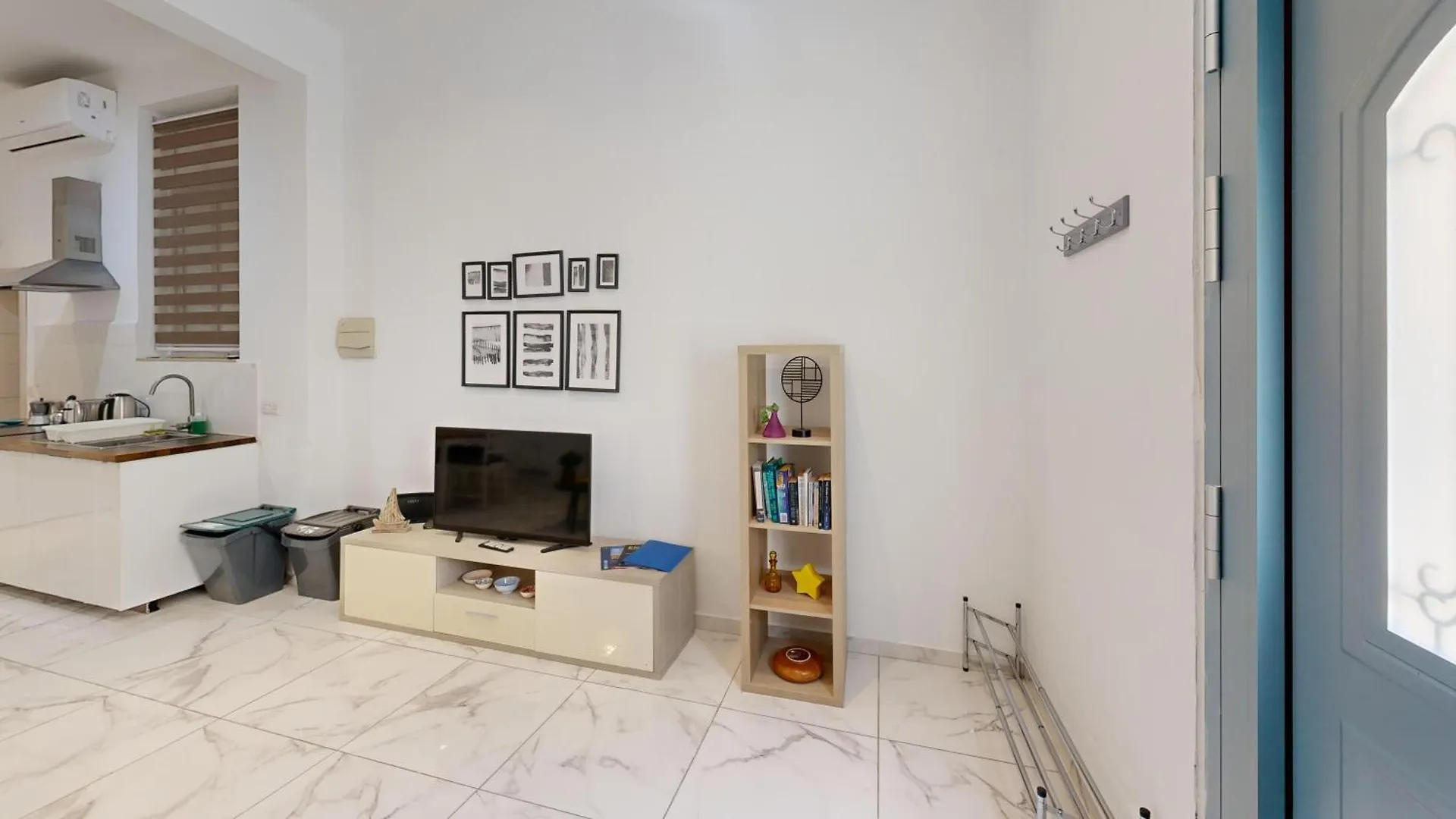 Cosy Seaside Apartment Steps Away From The Sea Gzira 0*,  Malta