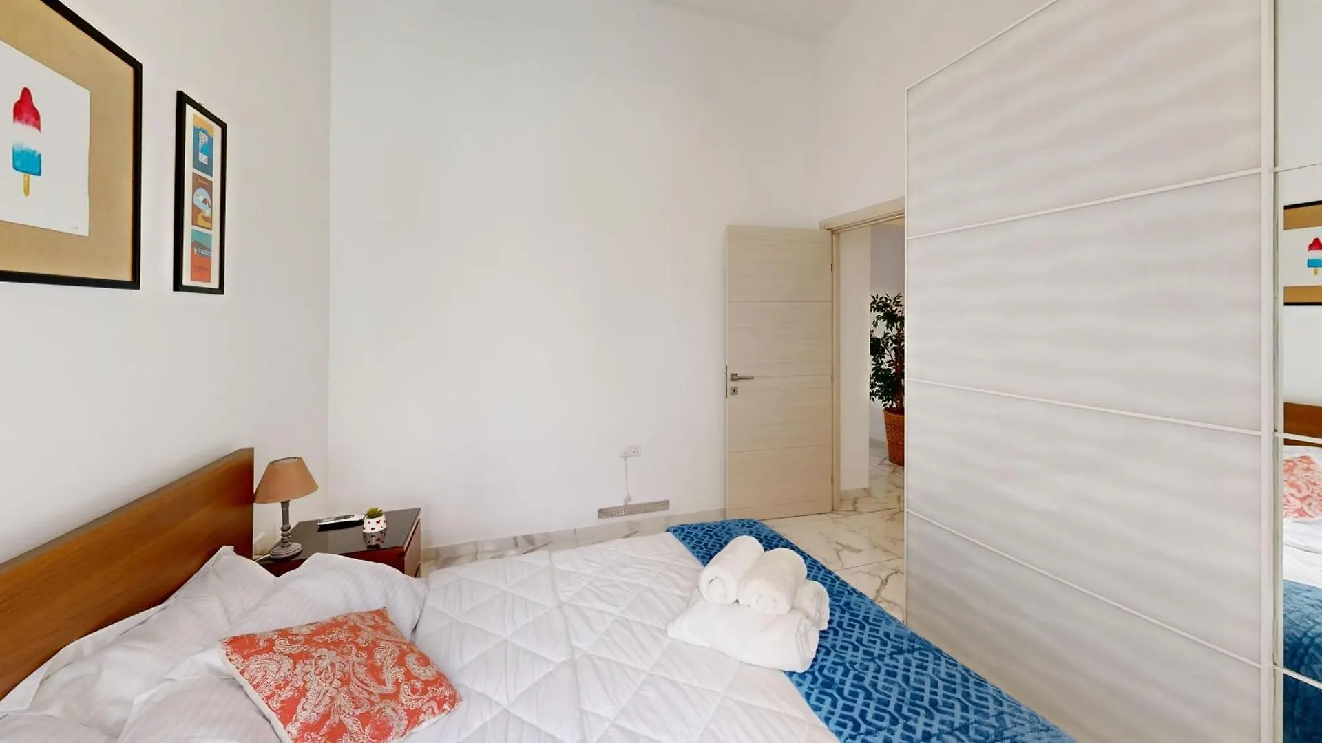 Cosy Seaside Apartment Steps Away From The Sea Gzira