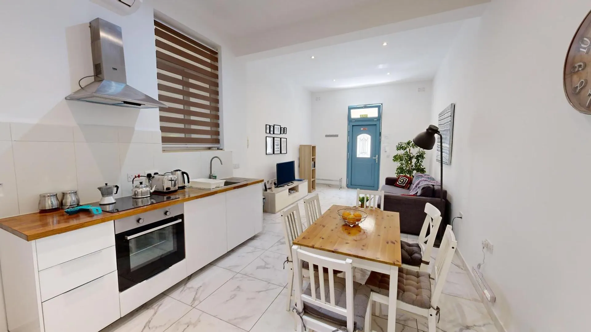 Cosy Seaside Apartment Steps Away From The Sea Gzira Malta