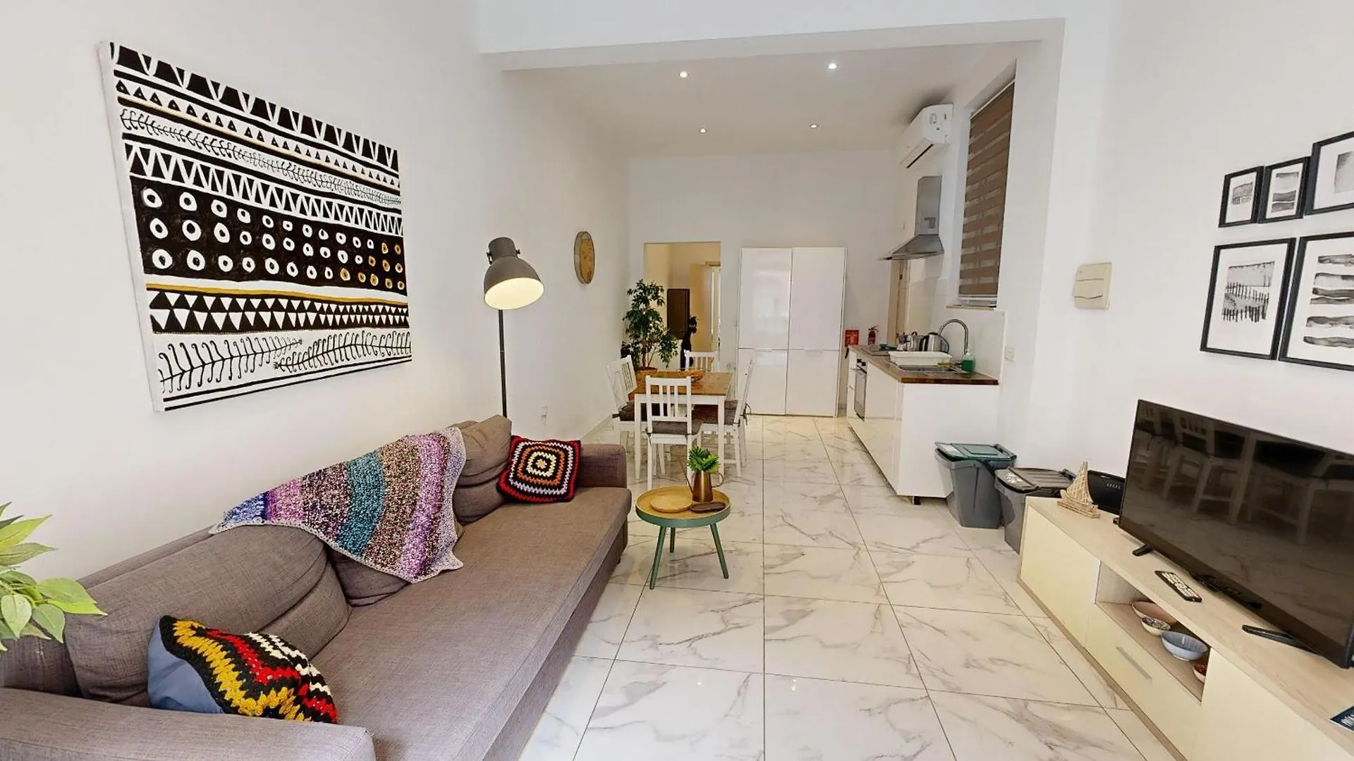 Cosy Seaside Apartment Steps Away From The Sea Gzira